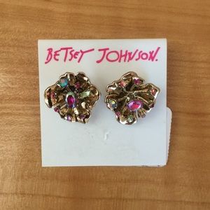 NWT! Betsey Johnson Gold Flower Stud Earrings